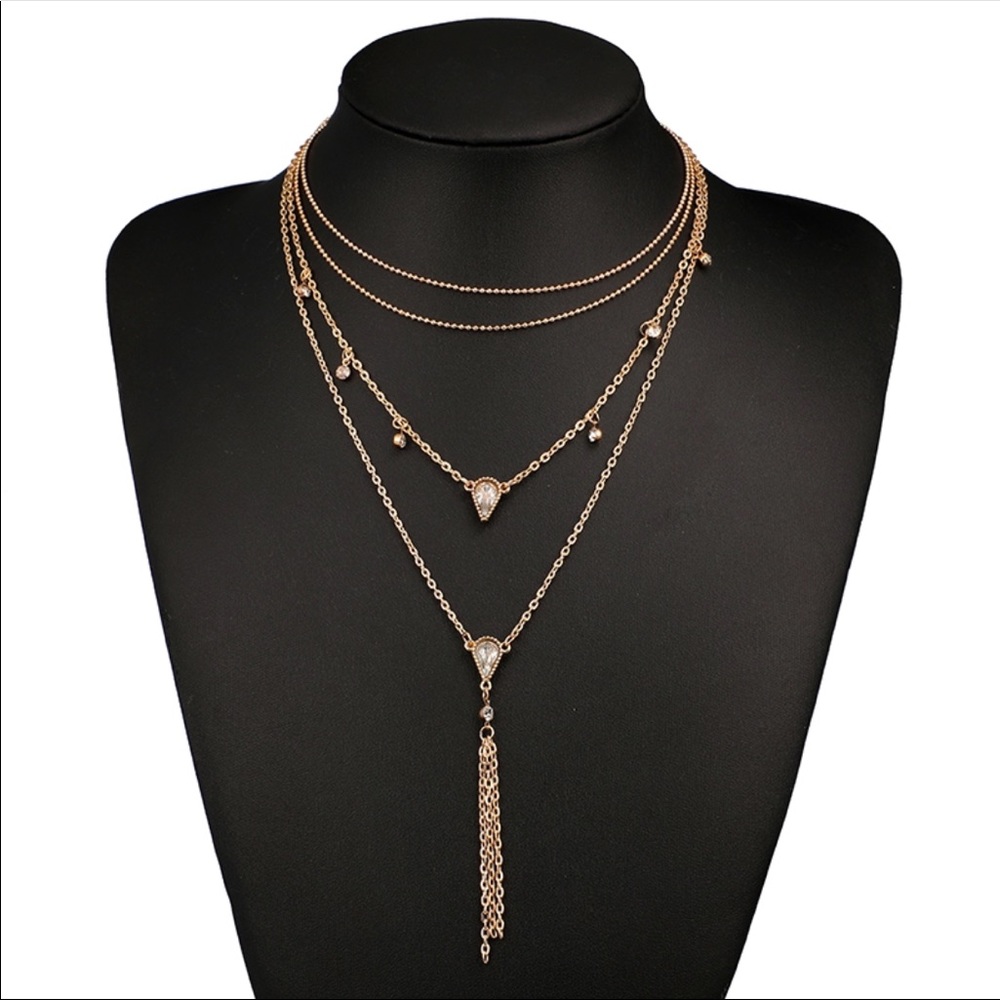 ♛ Aphrodite Layered Necklace - Picture 6 of 8